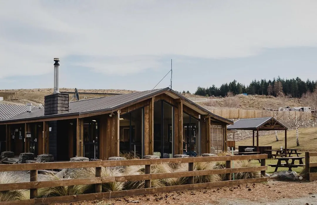 Lakes Edge Lodge-1